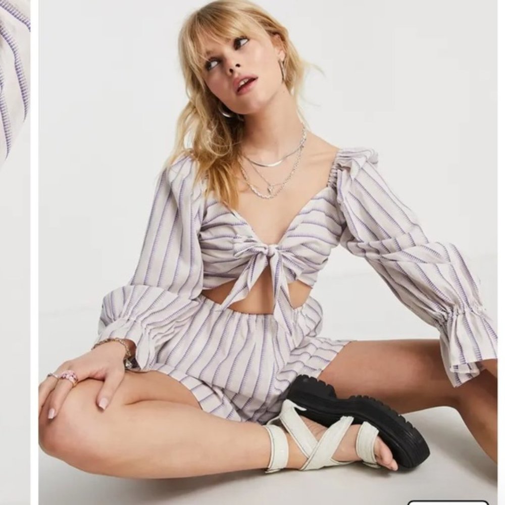 2/$40✨Stripe Bow Tie Long Sleeve Romper NWOT